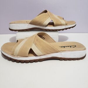 Clark's Tan Canvas Slip On Women's Sandals Sz 9M